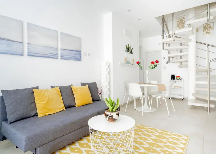Eos Sea View Apartments